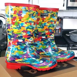 Roma woman's rainboots